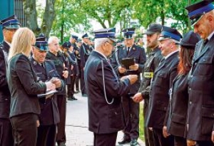 Trzeci maja z capstrzykiem strażackim