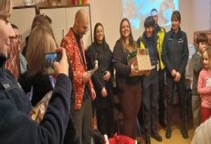 Z wizytą i upominkami u 