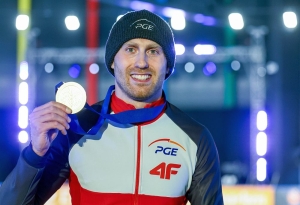 Damian w podwójnej koronie