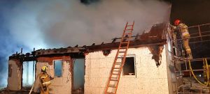 Dom stanął w ogniu w Świniokierzu Dworskim