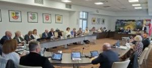 Chcą odwołać nowego starostę