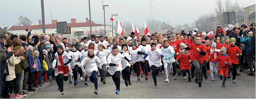 W tegorocznym Biegu Niepodległości wzięło udział ponad tysiąc osób - od dzieci po seniorów