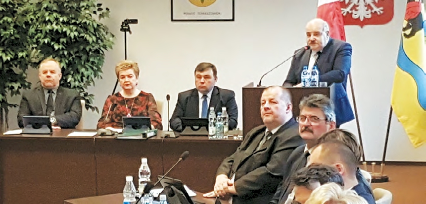 Informacje o Tomaszowskim Centrum Zdrowia przekazał radnym prezes Wiesław Chudzik (fot. Joanna Sztymelska, www.nasztomaszow.pl) Informacje o Tomaszowskim Centrum Zdrowia przekazał radnym prezes Wiesław Chudzik (fot. Joanna Sztymelska, www.nasztomaszow.pl)