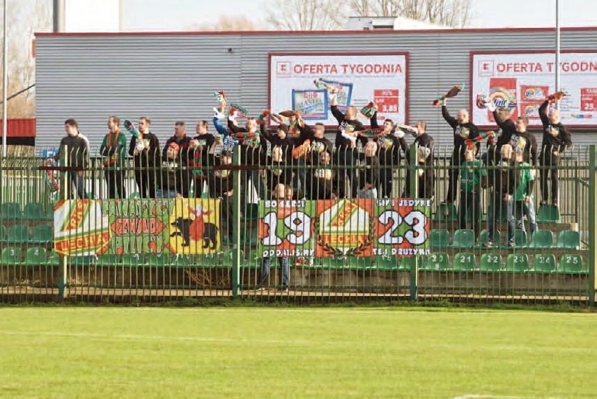 Piłkarzom Lechii w Łowiczu nie pomógł dobry doping fanów z Klubu KibicaPiłkarzom Lechii w Łowiczu nie pomógł dobry doping fanów z Klubu Kibica Fot. www.facebook. com/redakcjacotofoto/