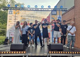 scena dla młodych m