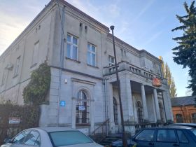 Willa Landsbergów od 2019 roku stoi pusta i&nbsp;niszczeje. Nikt jednak nie ma pomysłu jak ratować zabytek