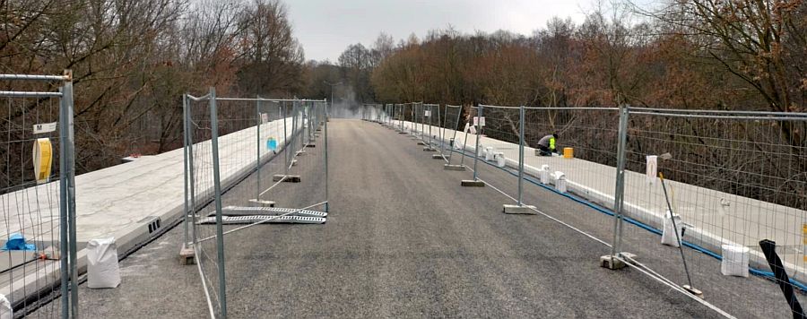 Modernizacja przeprawy nad Pilicą w ciągu ulicy Modrzewskiego jest już niemal skończona. Trwają ostatnie prace