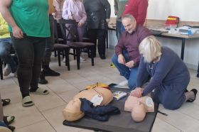 Czy atmosferę w&nbsp;ŚDS da się reanimować? Na&nbsp;zdjęciu zajęcia z&nbsp;pierwszej pomocy w&nbsp;tej placówce