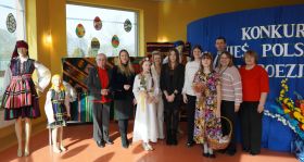 Jury z&nbsp;reprezentantami SP nr 1 z&nbsp;Koluszek