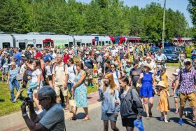 Pociągi do&nbsp;Spały cieszą się dużym zainteresowaniem turystów. Dlatego ma być ich więcej, a&nbsp;stacja będzie modernizowana