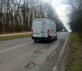 Droga prowadząca do&nbsp;grot jest w&nbsp;fatalnym stanie