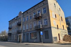 Ta kamienica przy ul. Barlickiego "pamięta" wiele. Teraz jest przebudowywana