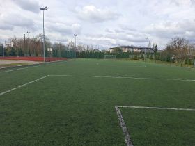 Orlik przy ul. Nadrzecznej jest już w&nbsp;opłakanym stanie. Konieczna jest jego modernizacja