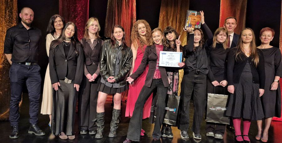 Nagrodę Grand Prix tegorocznych Tomaszowskich Teatraliów otrzymał Teatr Trzcina Kariny Góry działający przy Miejskim Centrum Kultury w Tomaszowie