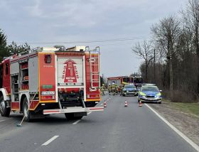 Po zderzeniu trzech pojazdów na&nbsp;DW nr 713 w&nbsp;Łaznowskiej Woli droga była zablokowana