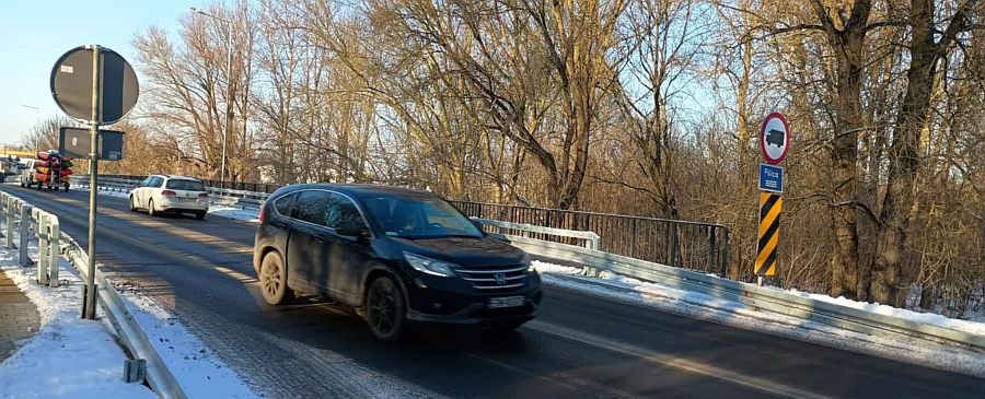 Na moście obowiązuje jeszcze zakaz wjazdu dla pojazdów ciężarowych, ale niebawem to się zmieni