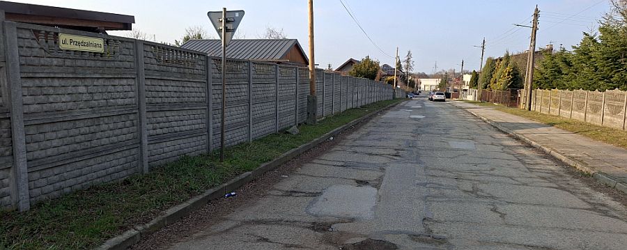 Przędzalniana to jedna z najbardziej zniszczonych ulic