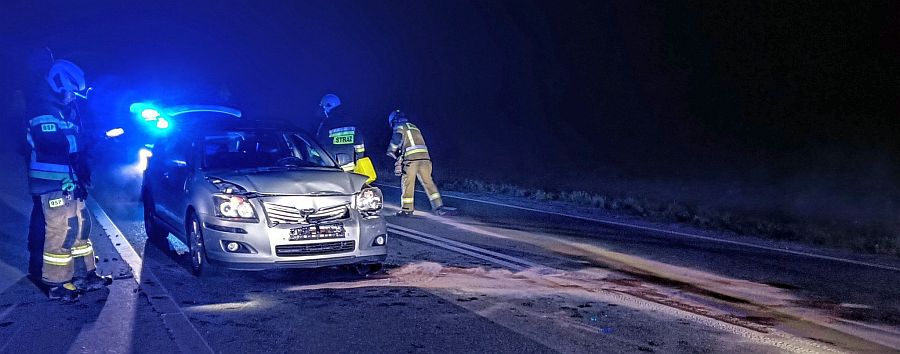 Strażacy interweniowali po kolizji w Bukowie (fot. OSP Ujazd)