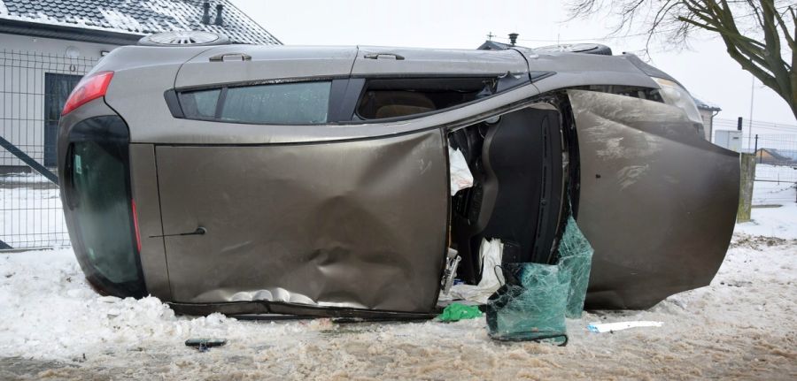 Skradziony Ford dachował w Wiadernie