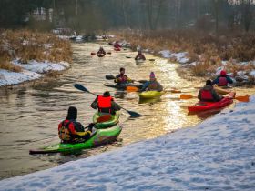 Spływy zimą to aktywność dla doświadczonych i&nbsp;dobrze przygotowanych kajakarzy