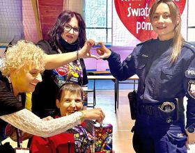 Funkcjonariusze też grali w&nbsp;orkiestrze (fot. KPP Tomaszów)