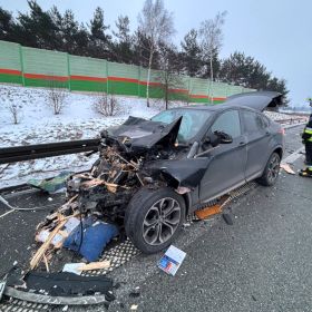 BMW zderzyło się z&nbsp;kamperem (fot. OSP w&nbsp;Chorzęcinie)