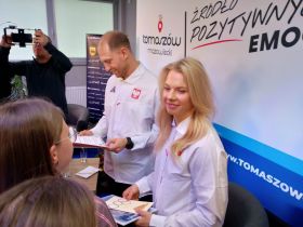 Karolina i&nbsp;Damian dostali nawet od dzieci specjalnie przygotowanie laurki