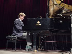 Szymon Paruzel na&nbsp;scenie PCAS-u