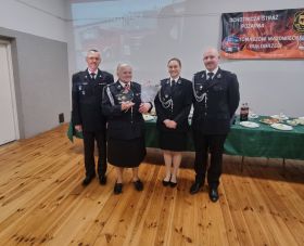 W środku ustępująca prezes dh. Alicja Puchalska (z kwiatami) i&nbsp;nowo wybrana prezes dh. Paulina Karwas