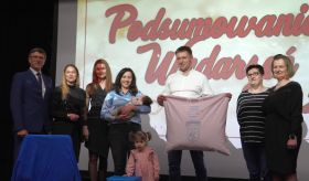 W tym roku poduchę w&nbsp;imieniu twórczyni Teresy Gmaj wręczyła jej córka Grażyna Sarnecka