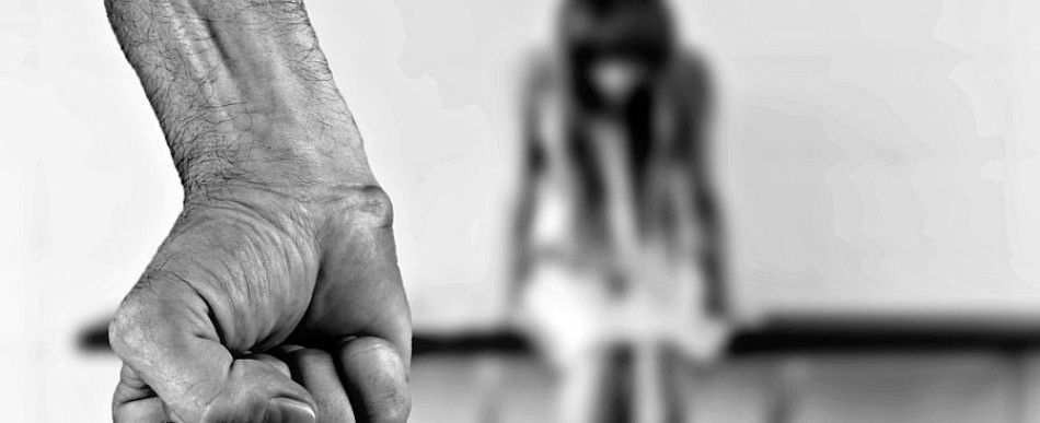 Ofiarami przemocy są najczęściej kobiety. Ale dotyka ona również dzieci i mężczyzn 