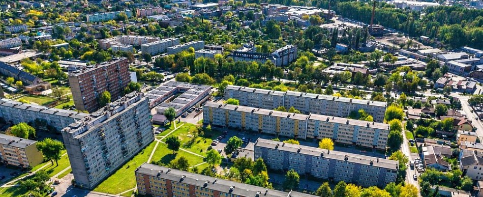 O losach tysięcy ludzi skupionych w SM 