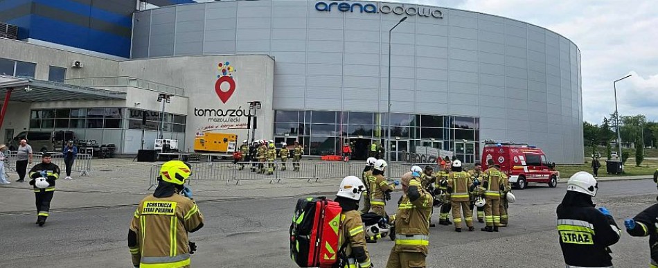 Zainscenizowano katastrofę budowlaną w Arenie (fot. OSP Glinnik)